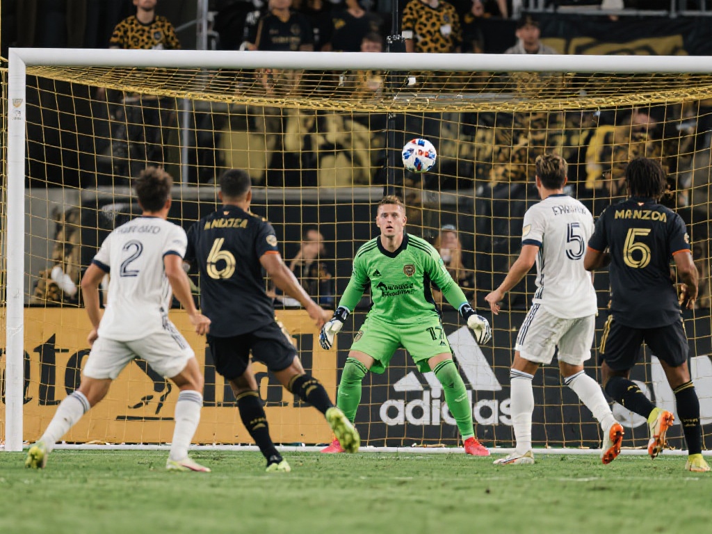 球迷们更希 球迷们更希